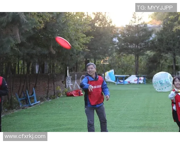 飞盘深度解析:上海飞盘队如何实现战术转换与团队协作 飞盘深度解析:上海飞盘队如何实现战术转换与团队协作